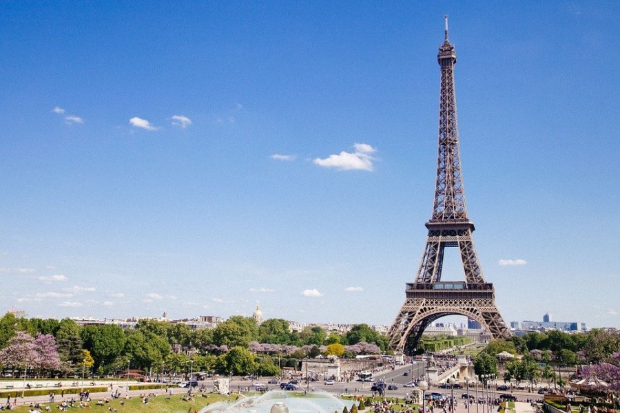 Tour Eiffel à Paris : une visite guidée en réalité virtuelle