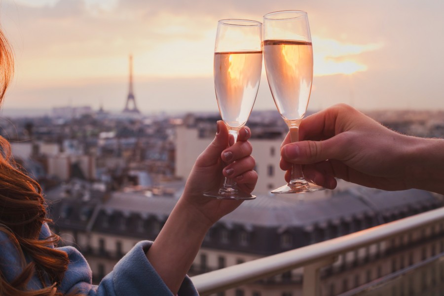 Planifier un cadre parfait pour une soirée romantique à Paris